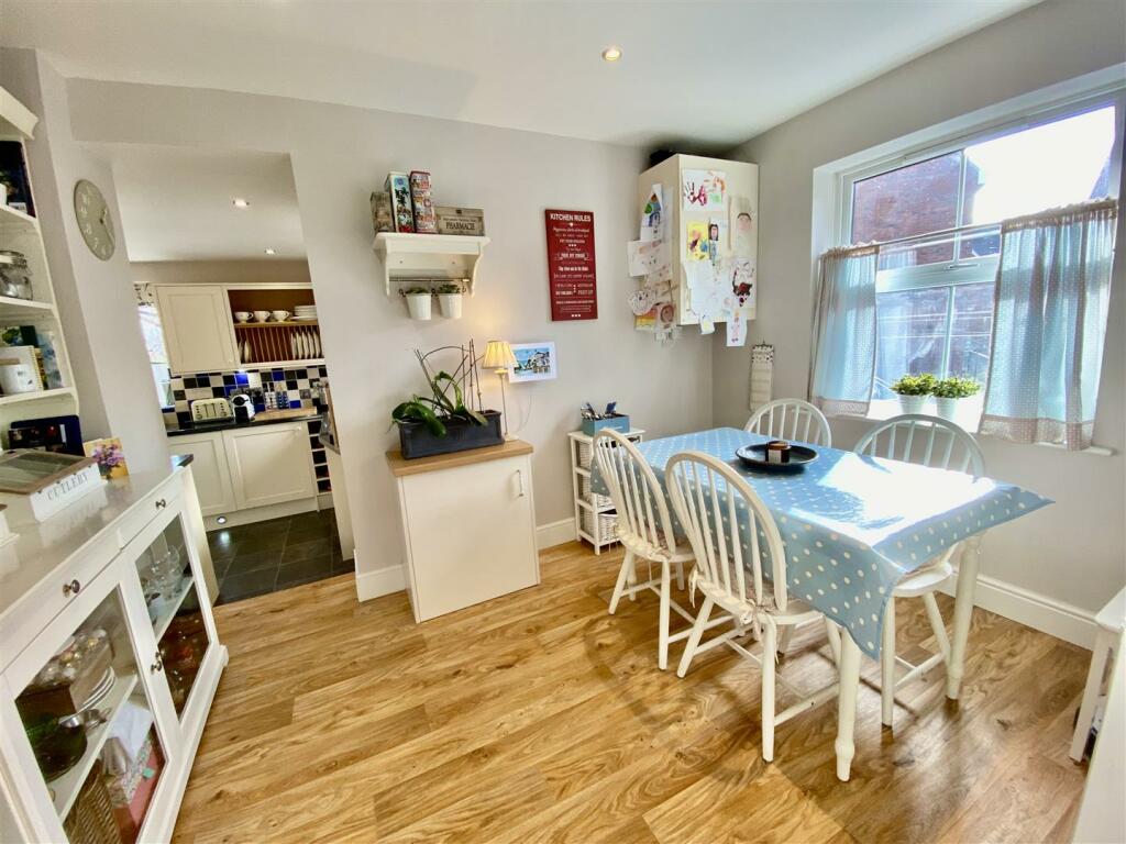 BREAKFAST ROOM