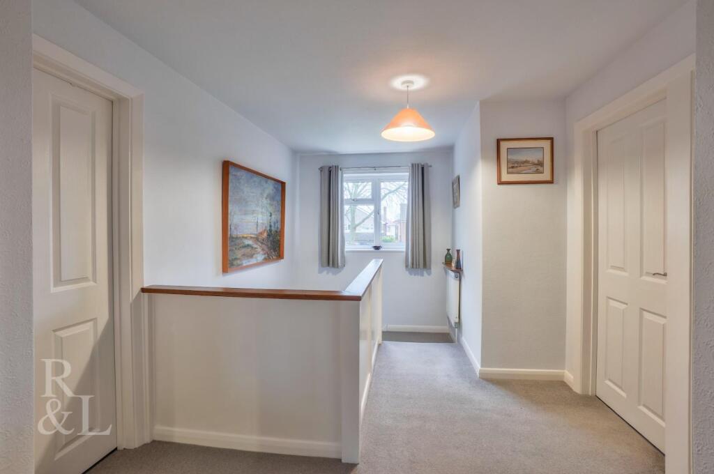 11 Bevedere Close (8).jpg