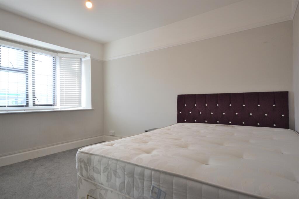 bedroom (2)