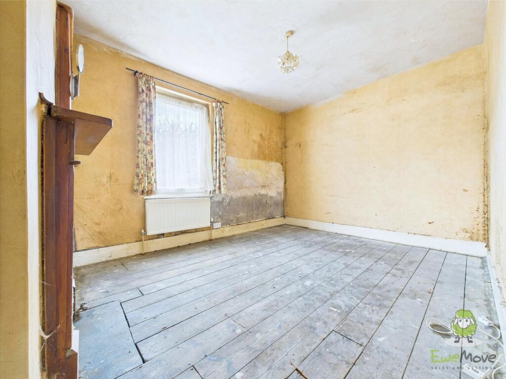 CAM01543G0-PR0130-STILL036