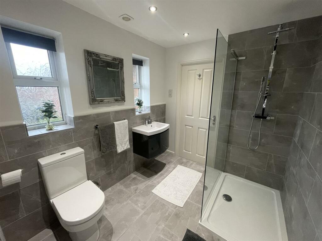 Jack and Jill En-Suite