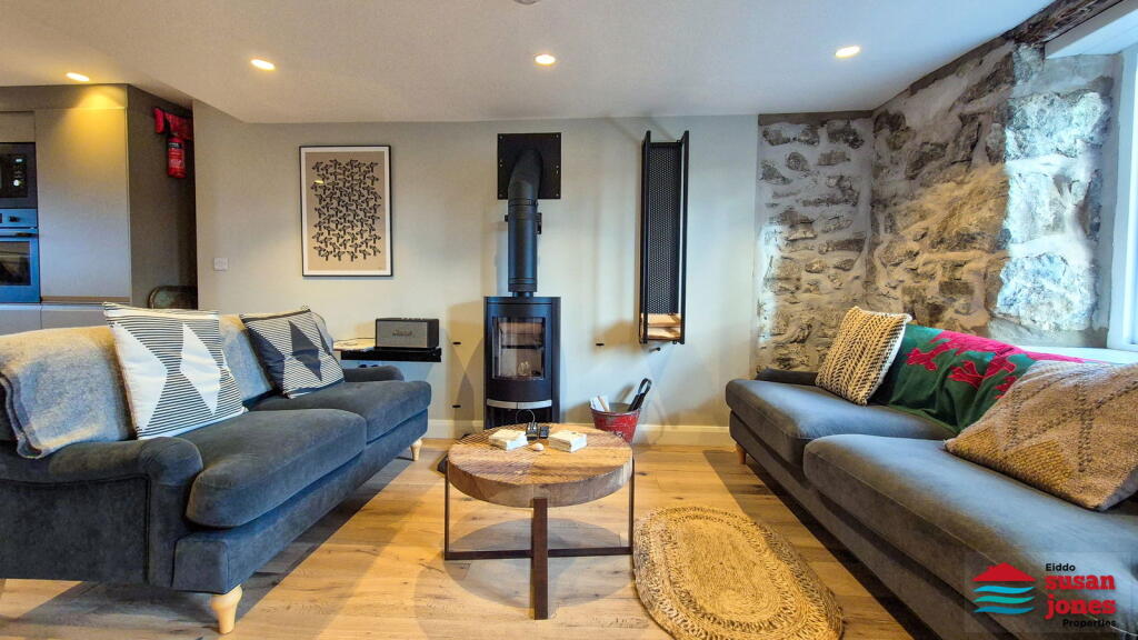 Tai Refail, Pencaerau, Nr Aberdaron LL53