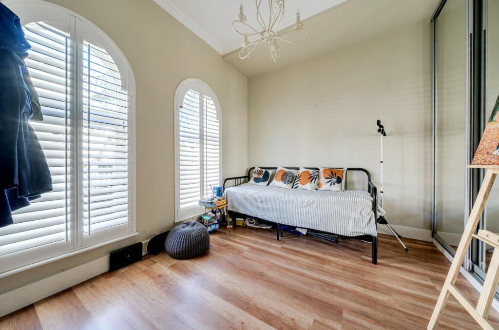 1361944-3-68dbe08...