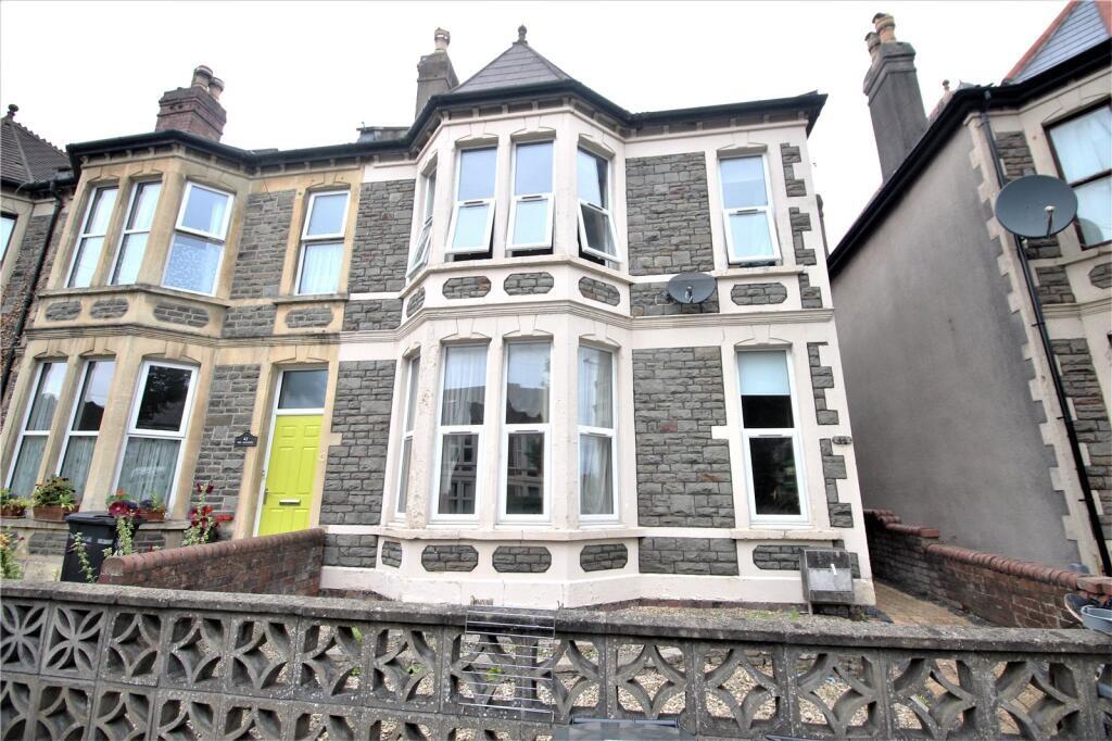 Charming terraced house with classic bay window...