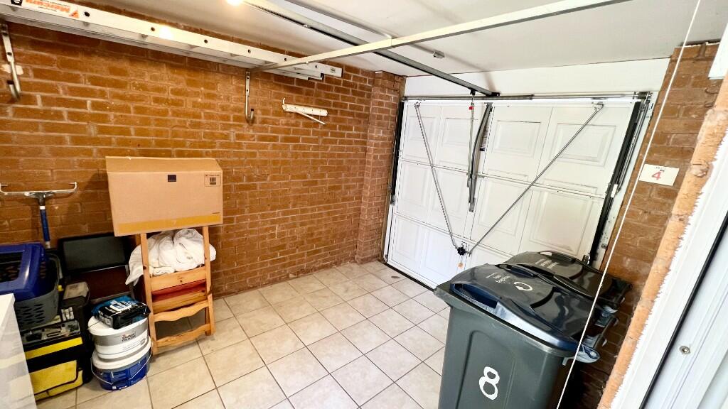 GARAGE &amp; UTILITY