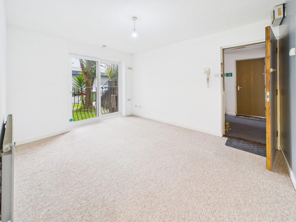 CAM02089G0-PR0583...