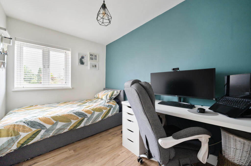 1345542-15-68aefc...