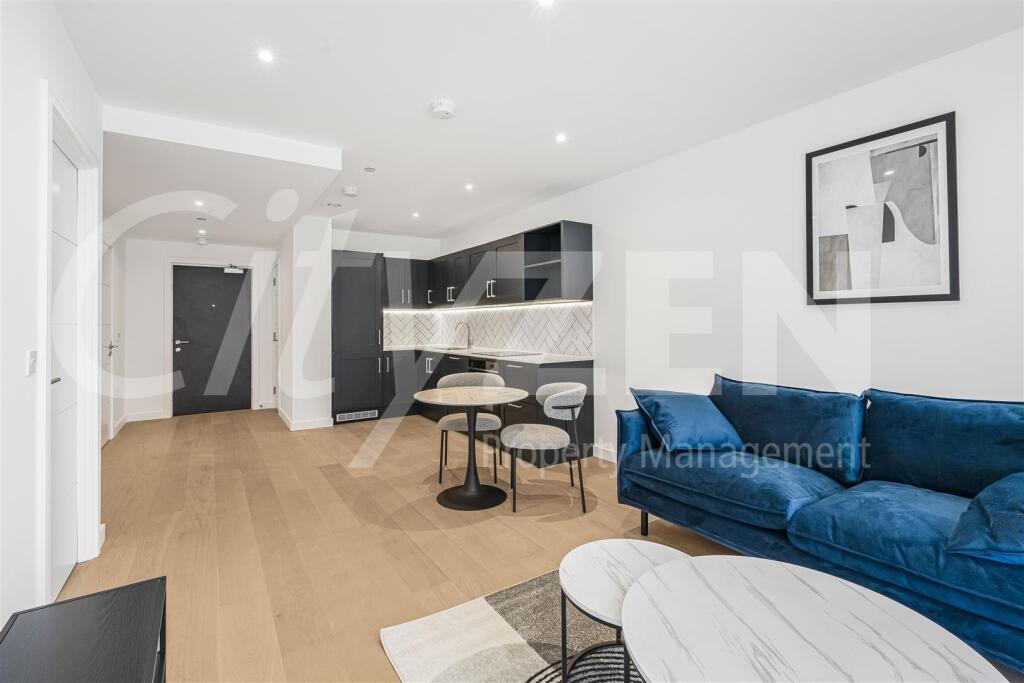 RECEPTION AREA (SIMILAR APARTMENT)