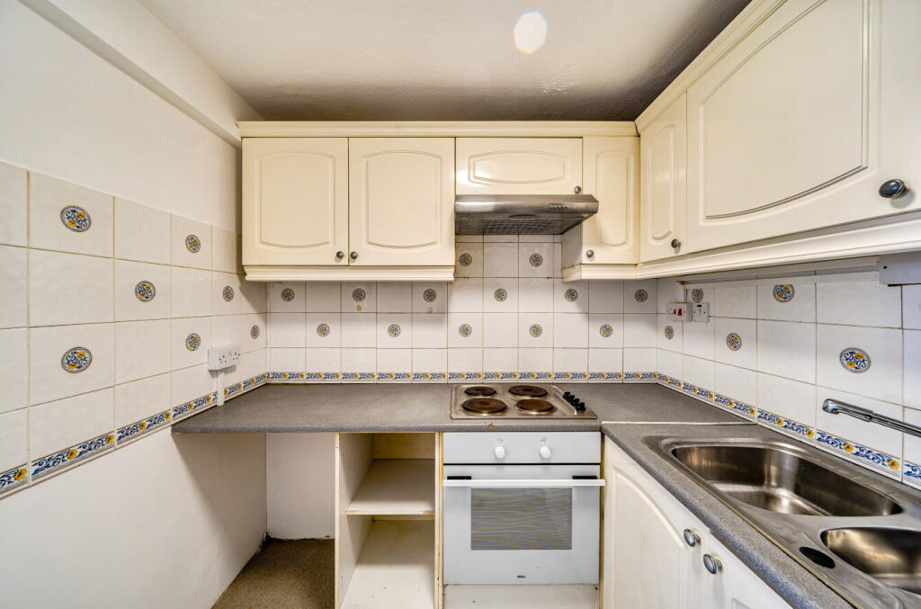 1312275-6-684fe3e...