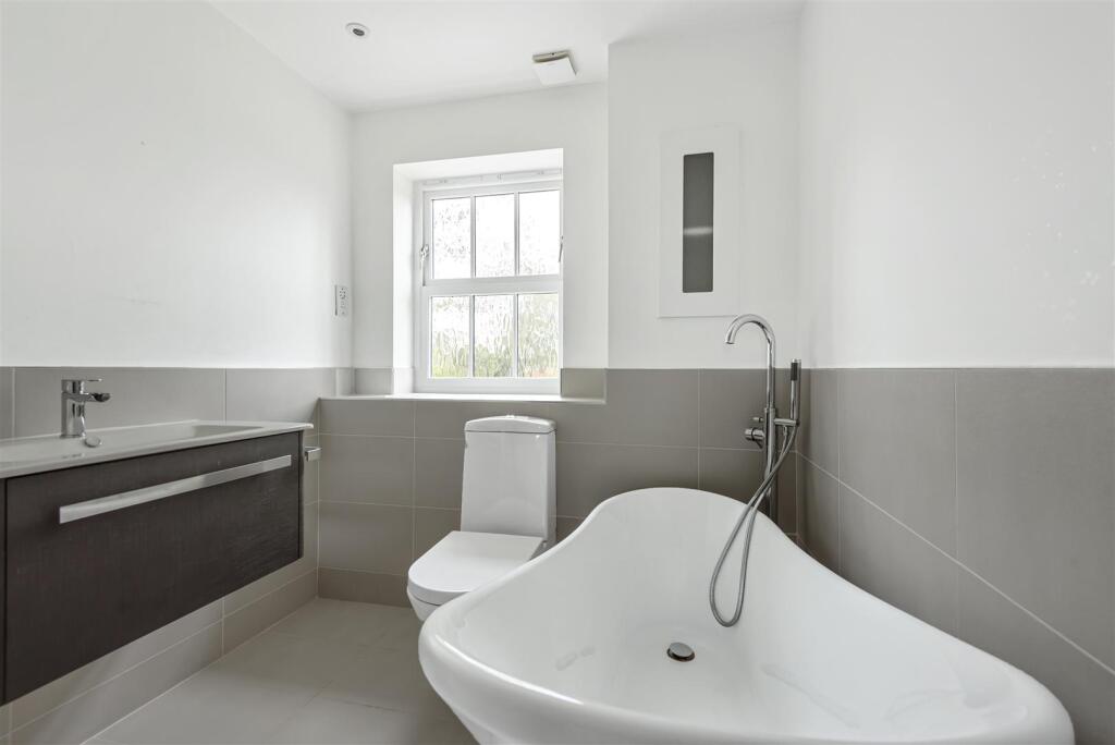 Master Bedroom ensuite