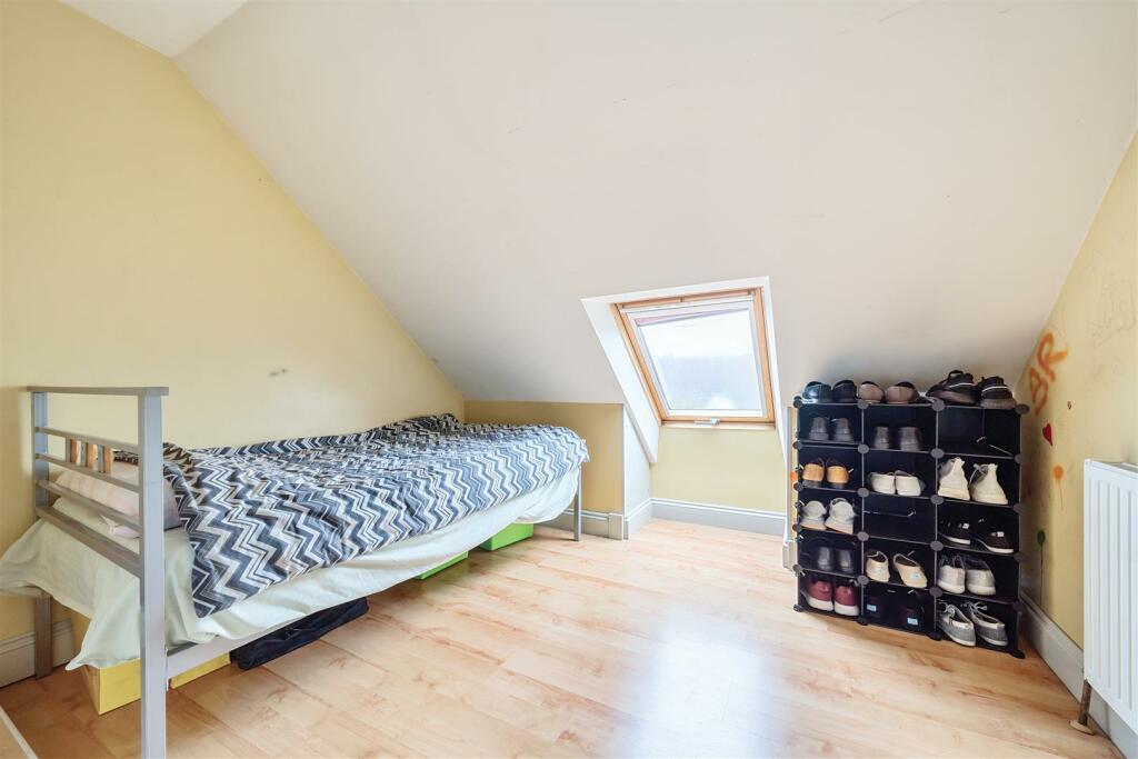 Bedroom 5.jpg