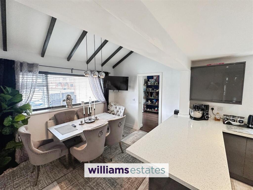 Kitchen/Dining