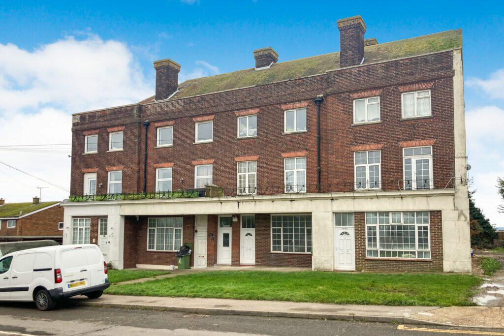 Avery Court - Front