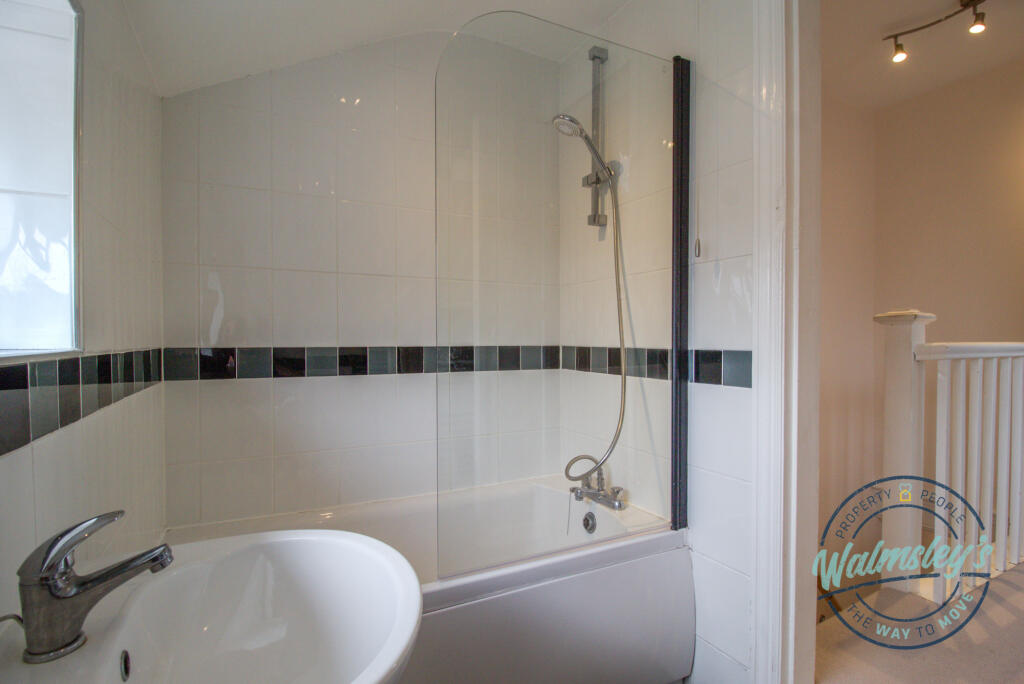 Bathroom &amp; landing