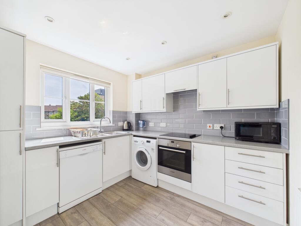 CAM03750G0-PR0055-STILL004