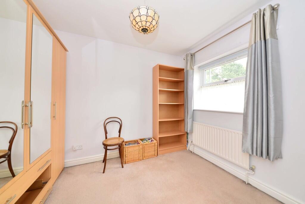 3 Deeley Close - ...