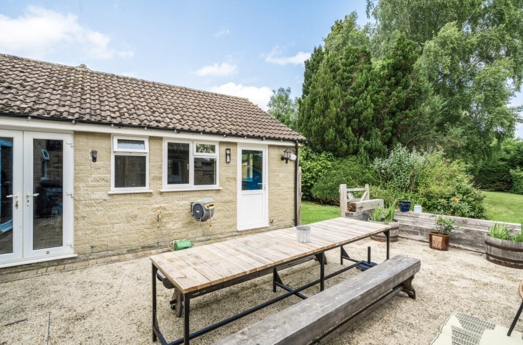 1303445-17-683f25...