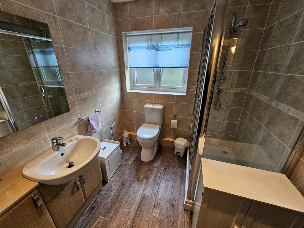 Annexe Shower Room