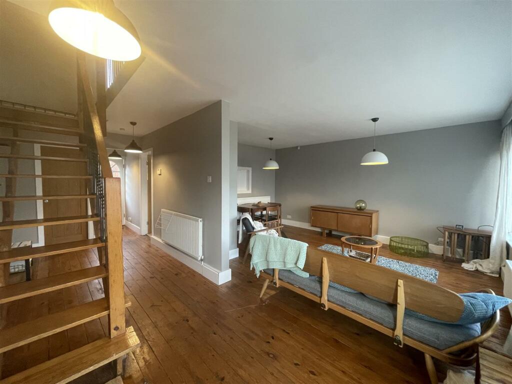 Living / Dinging Room