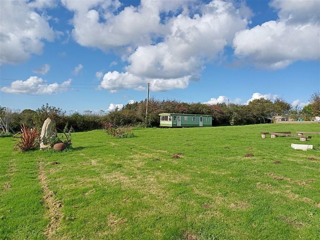 Large Lawned Grounds &amp; Static Caravan