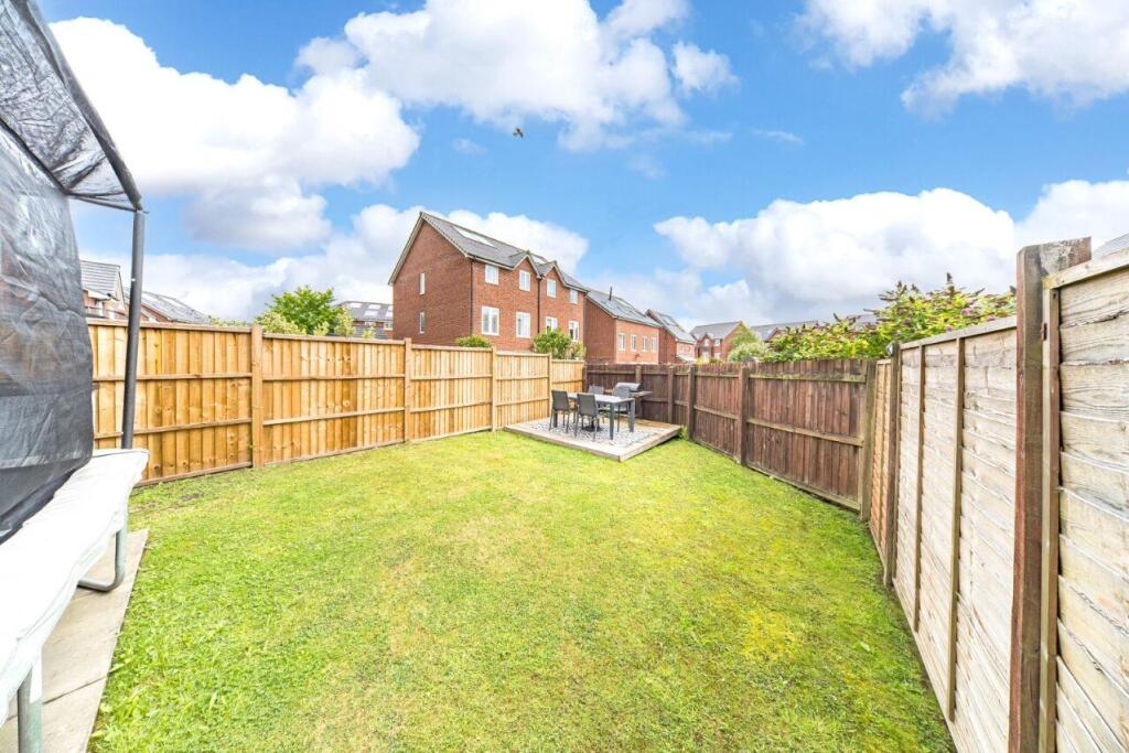 19 Sandfield Crescent garden.jpg