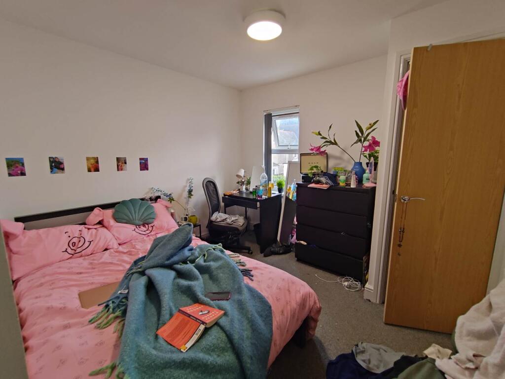 First floor rear bed