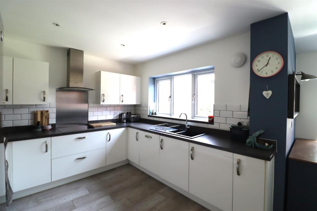 Kitchen.JPG