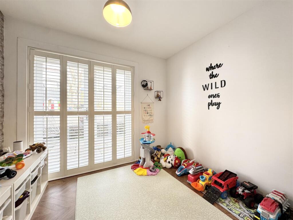Bedroom 4/ Playroom