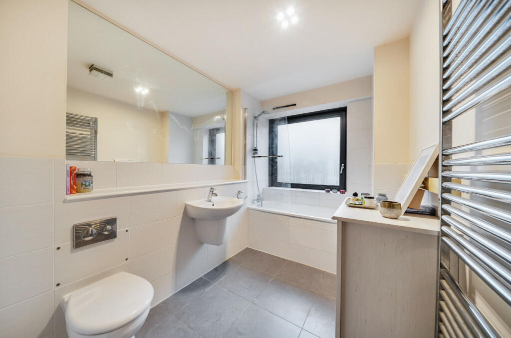 1389360-4-6943ea2...