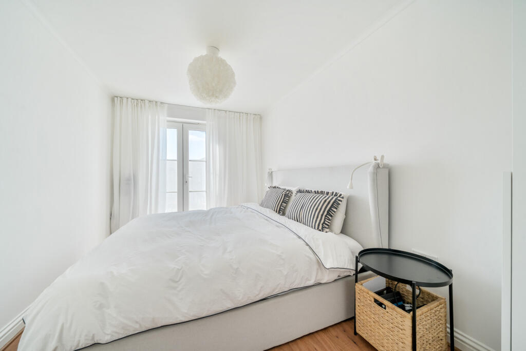 1364130-9-68e7947...