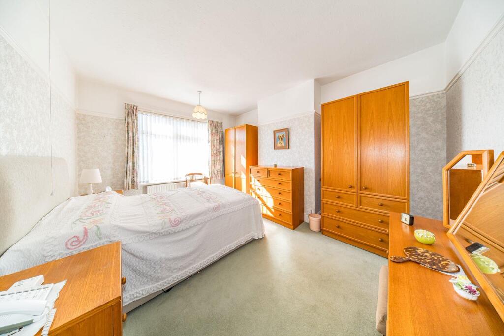 16 Old Lane bedroom 1.jpg