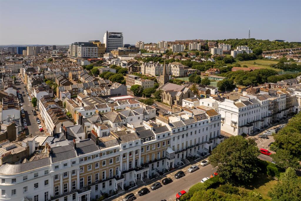 Flat 16, 5-6 Sussex Square-18.jpg