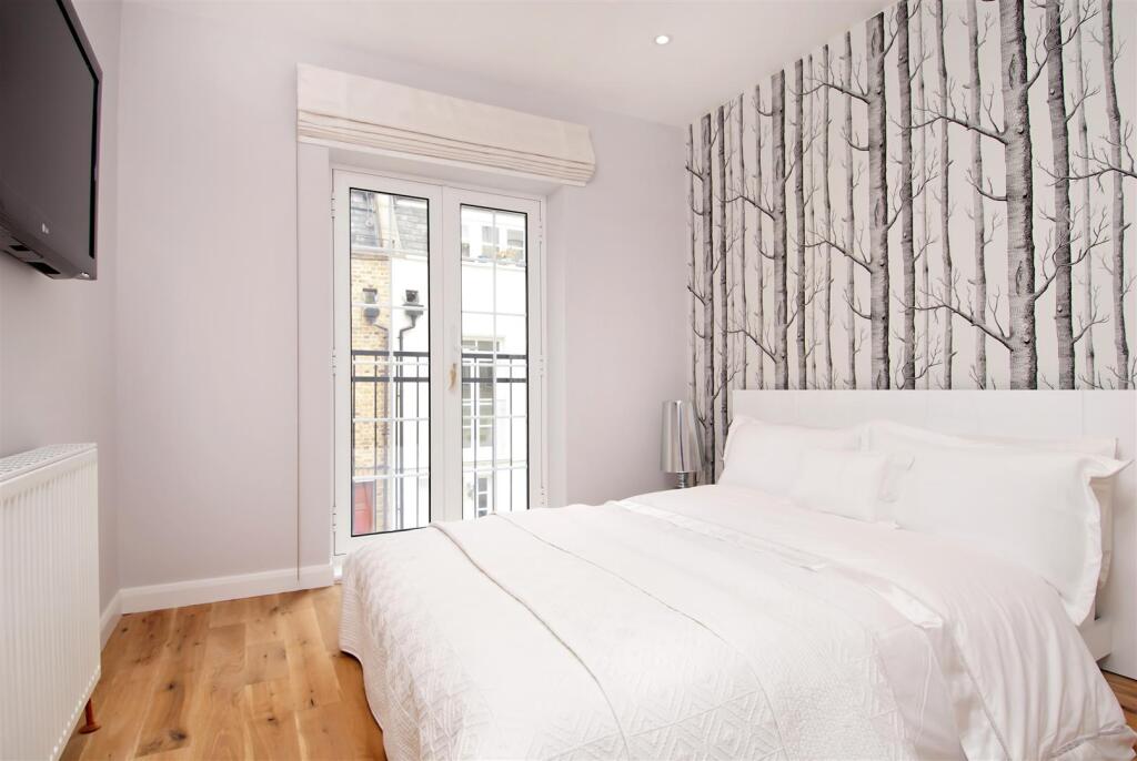 huntsworth 47 bedroom2.JPG