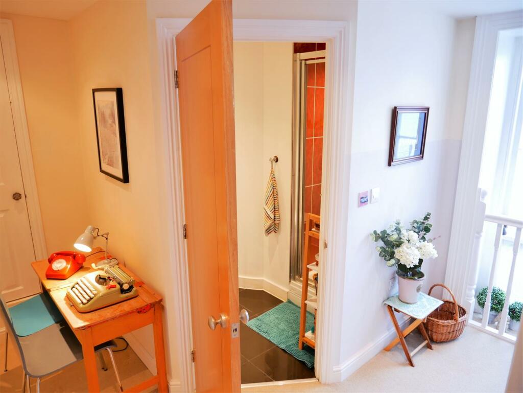 SHOWER ROOM