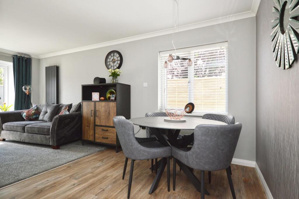 L-Shaped Sitting/Dining Room
