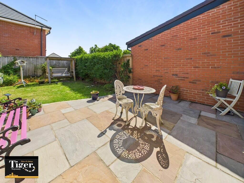 CAM02176G0-PR0589...