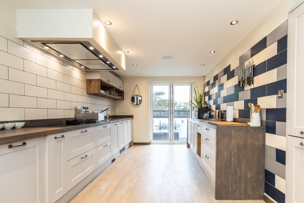 80 Shirley Drive2...