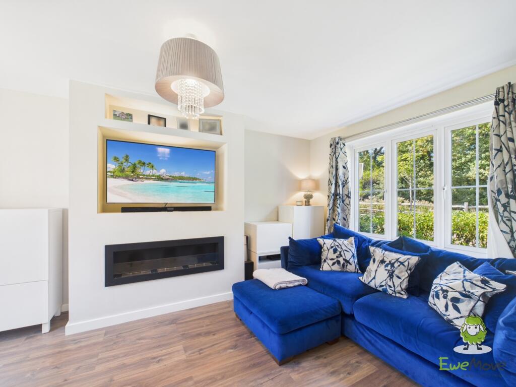 EweMove Estate Agents Basingstoke - Flagstone Cres