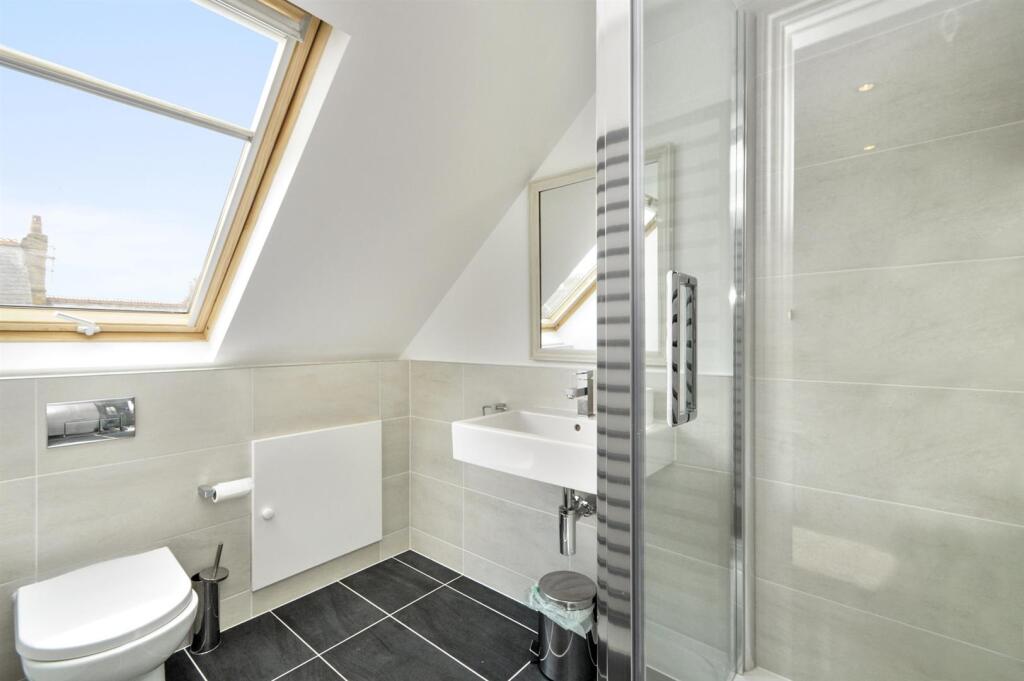 GCJSJCP - 31 Aston st - Shower - Original_low.jpeg