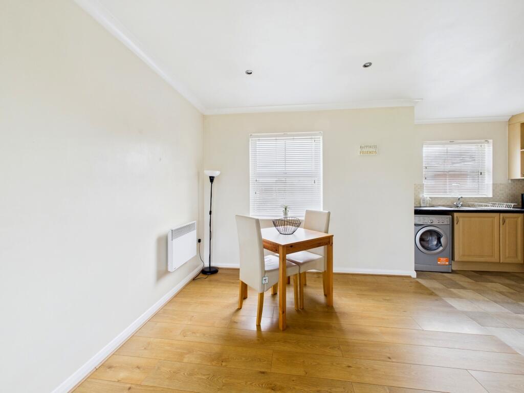 CAM05192G0-PR0044-STILL005