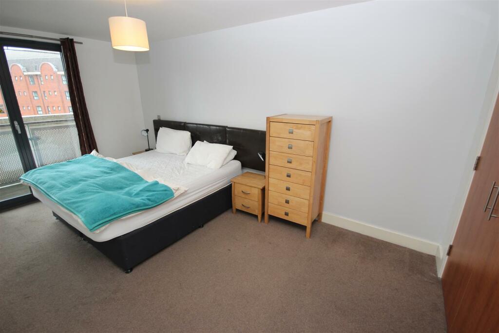 bed 1 a.JPG