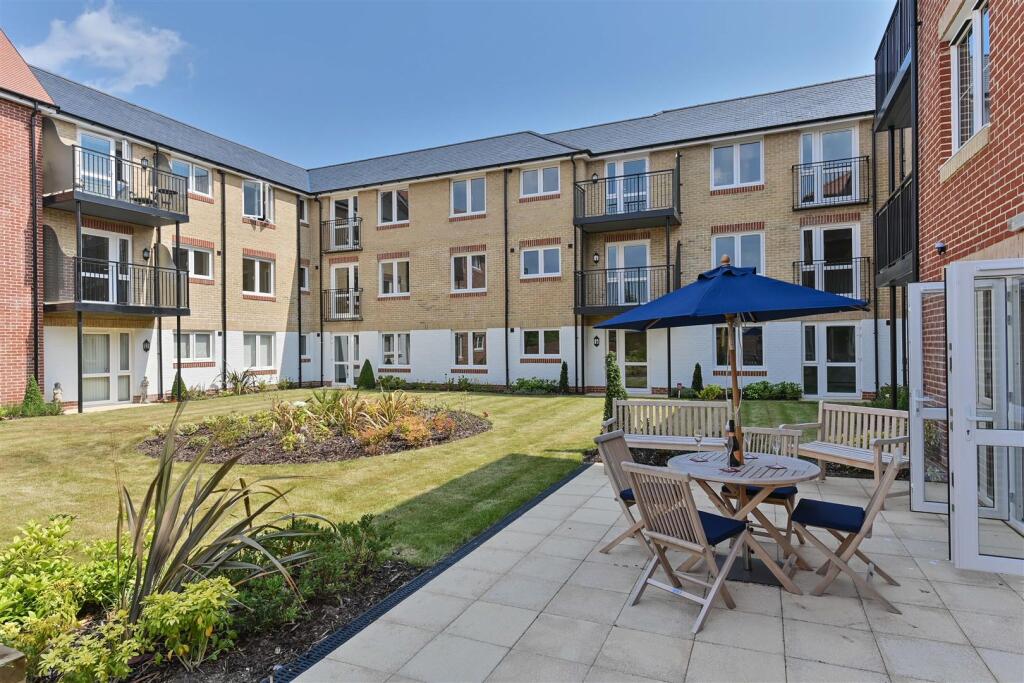 Owners Patio Area.jpg