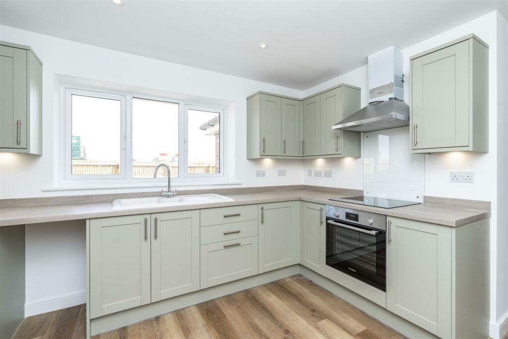 P8-Kitchen2.jpg