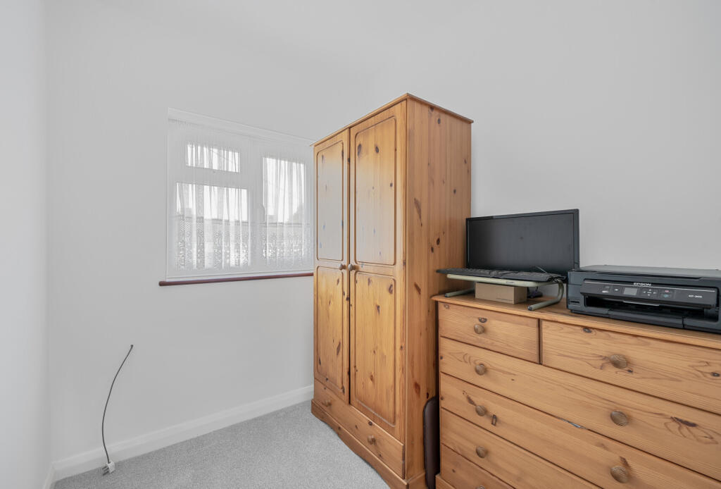 1302132-16-683f4a...