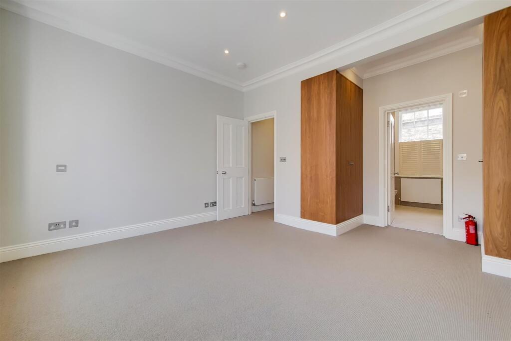 10. Main Bedroom 1.jpg