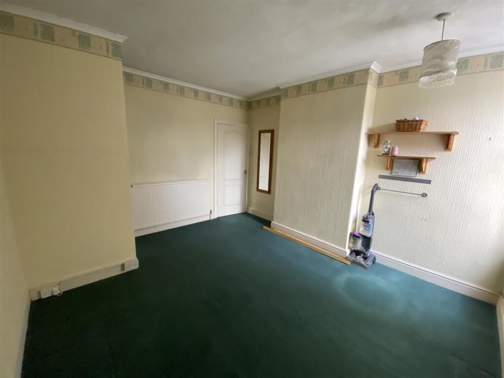 Bedroom no.2 rear double: