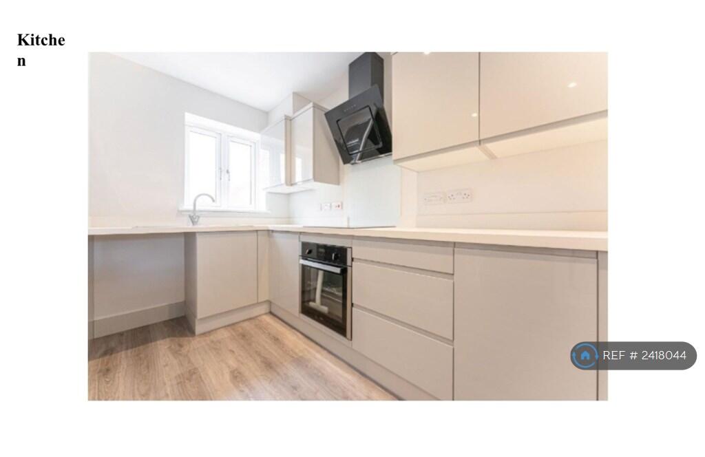 Kitchen + Washing Machine