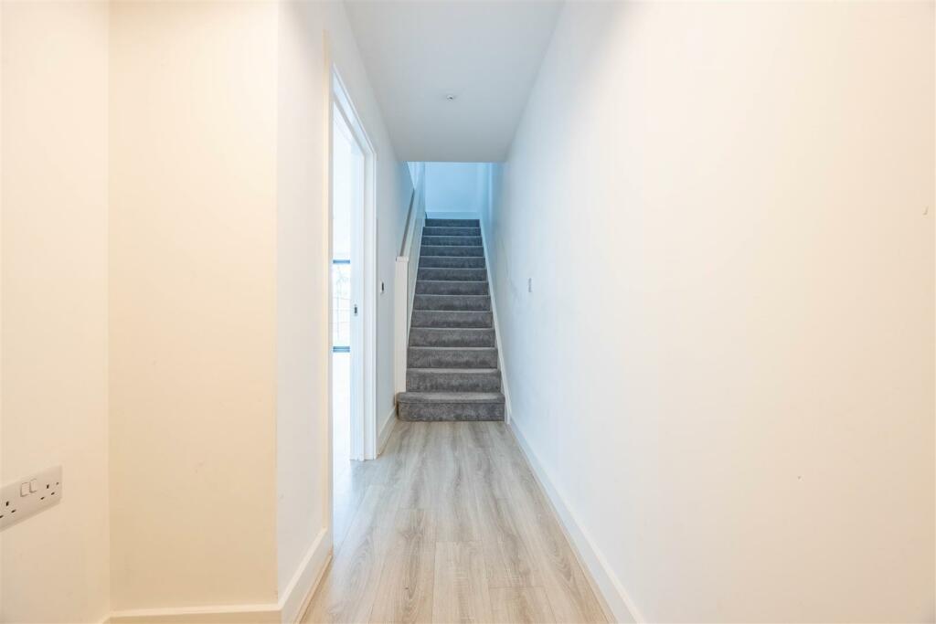 Hallway.jpg