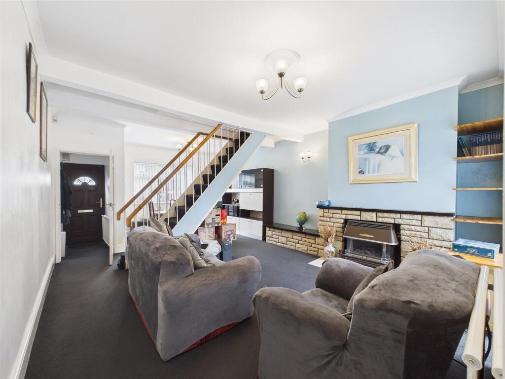 2 - Two-bedroom house in Easton.jpg