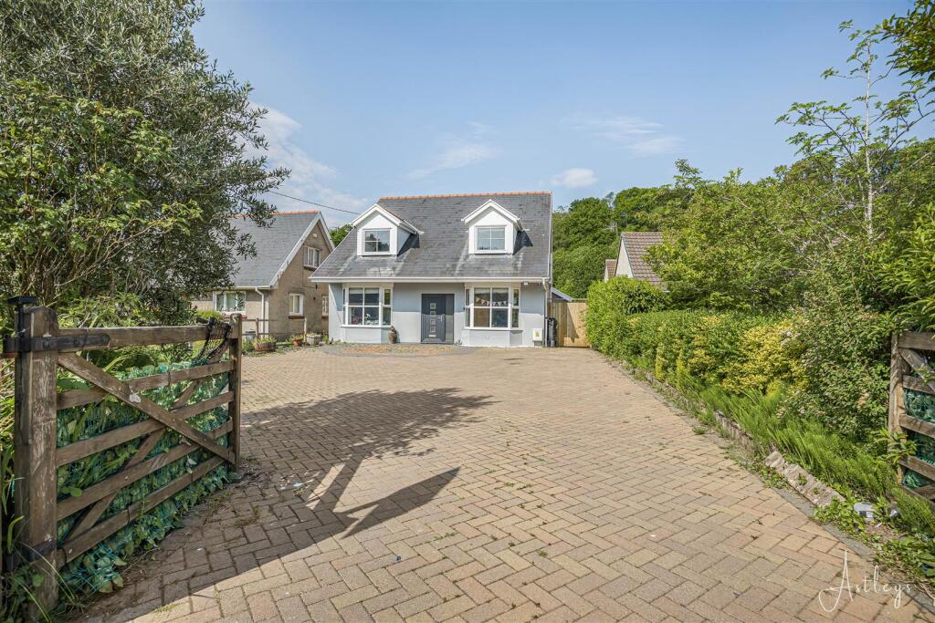 Another view of front of property